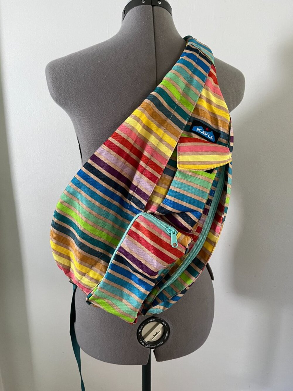 Kavu Lg Size Chroma Stripe Slingback Crossbody Bag Paracord Strap - Picture 2 of 8